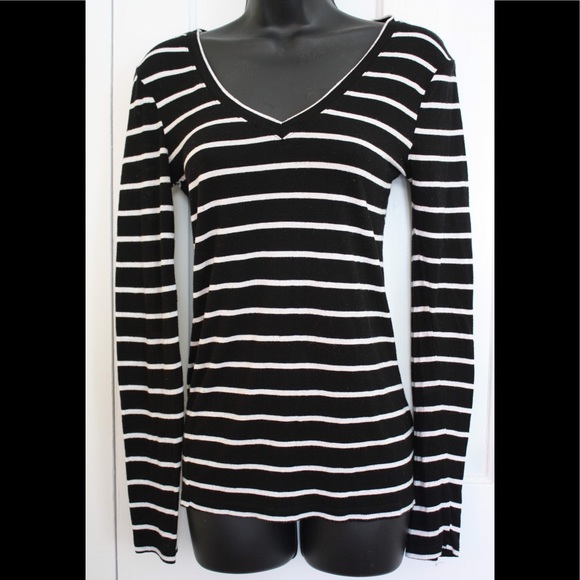 • Zenana Outfitters • Long Sleeve Striped Tee - Picture 2 of 3